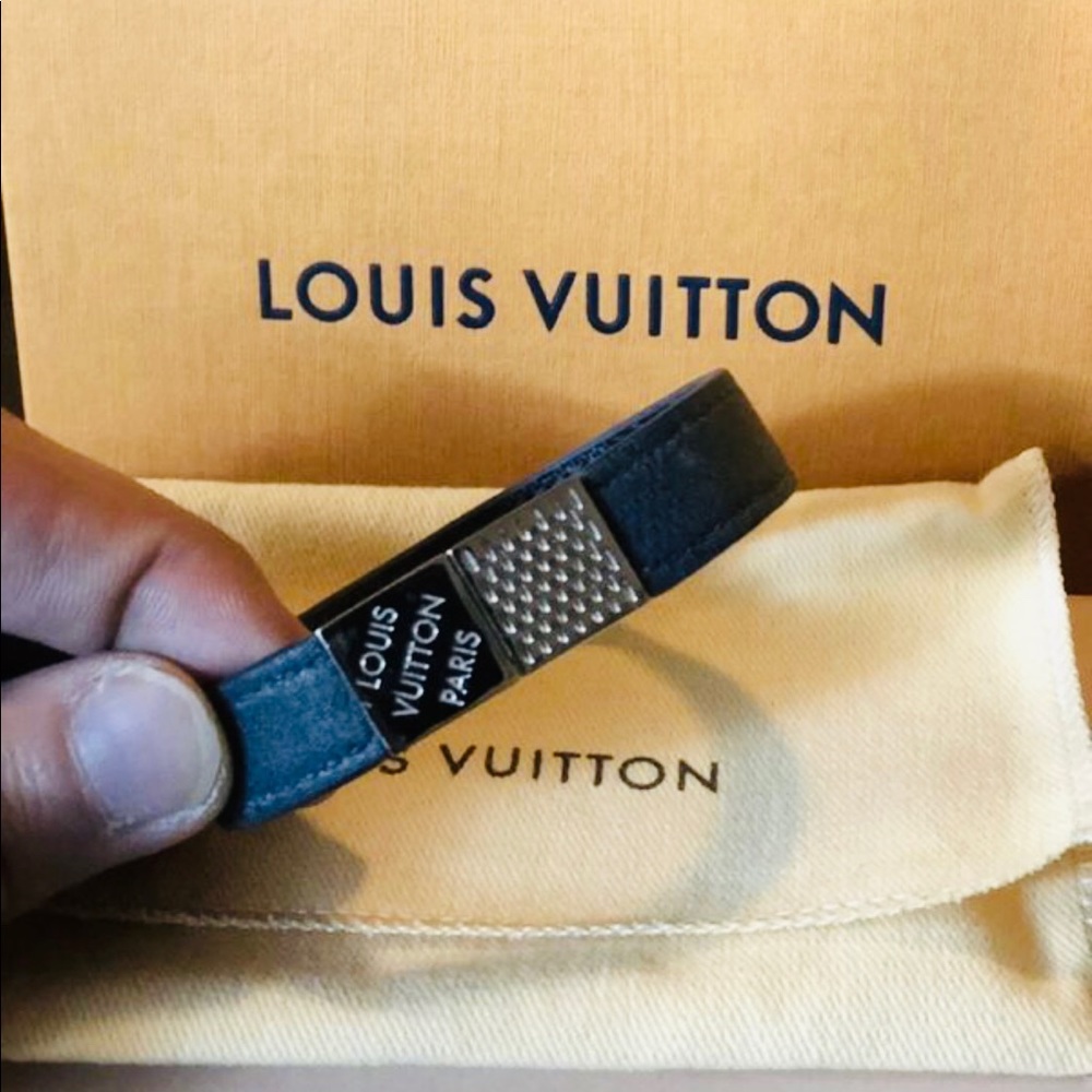 Louis Vuitton “Pull It” Bracelet Reversible
